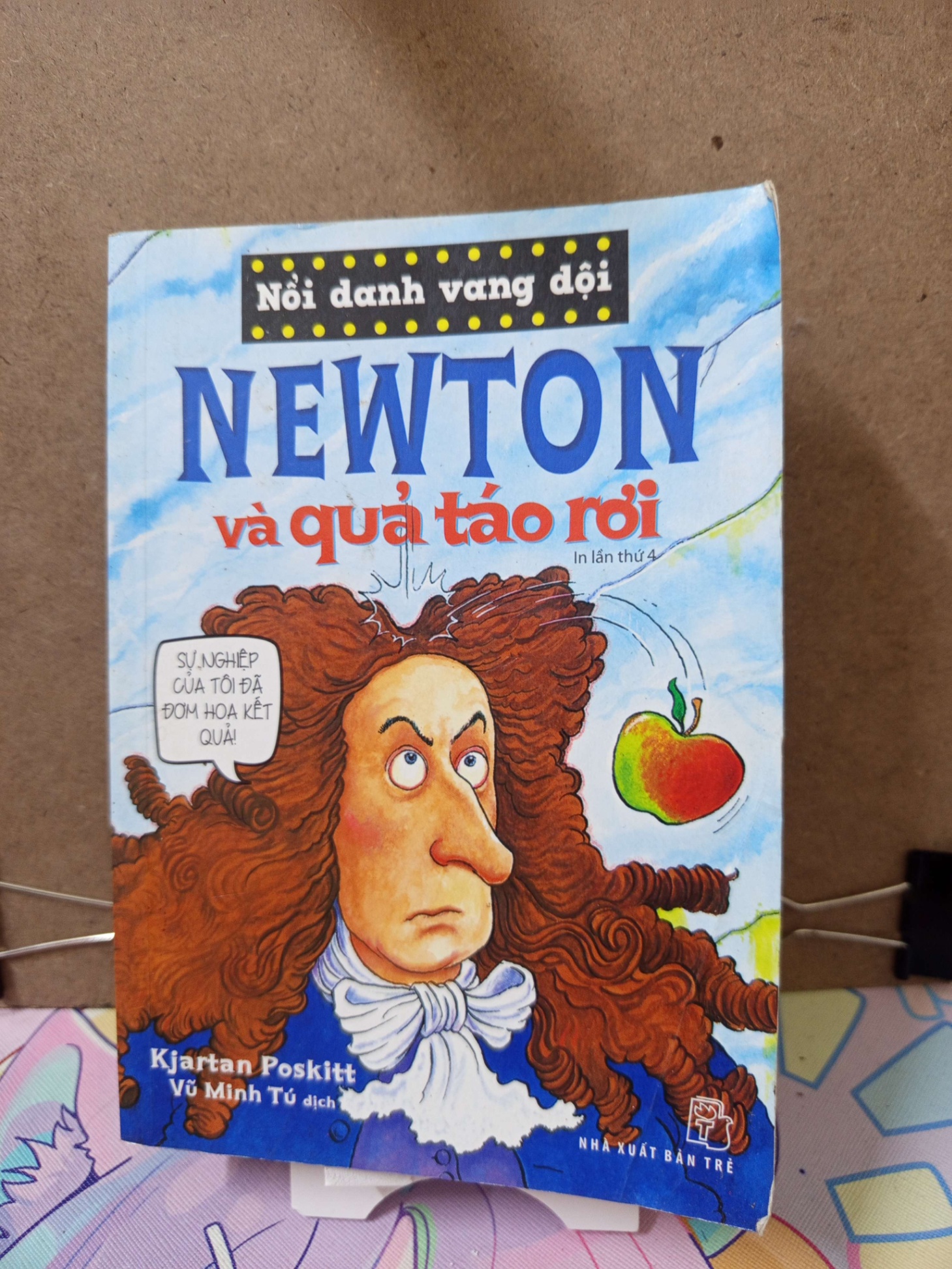 Newton và quả táo rơi - Kjartan Poskitt SÁCH ĐỒNG GIÁ 19K RUBO2809