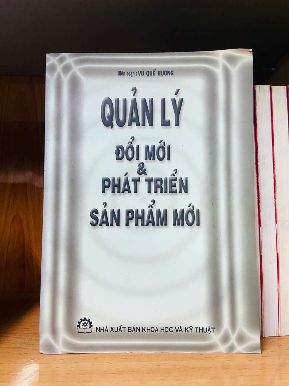Quản lý Đổi mới & Phát triển sản phẩm mới QUẢN TRỊ VAVO0810