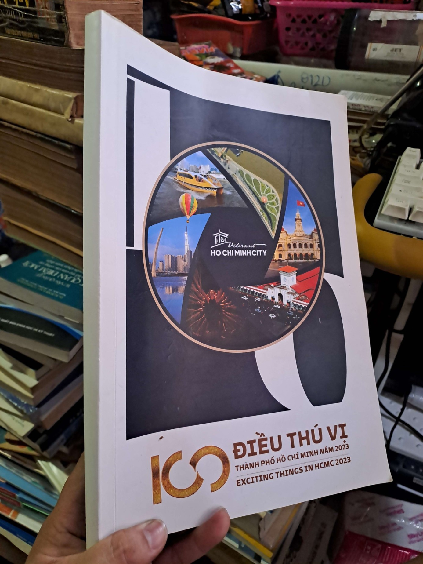 100 điều thú vị thành phố Hồ Chí Minh năm 2023 - - SÁCH ĐỒNG GIÁ 19K - HCM0111