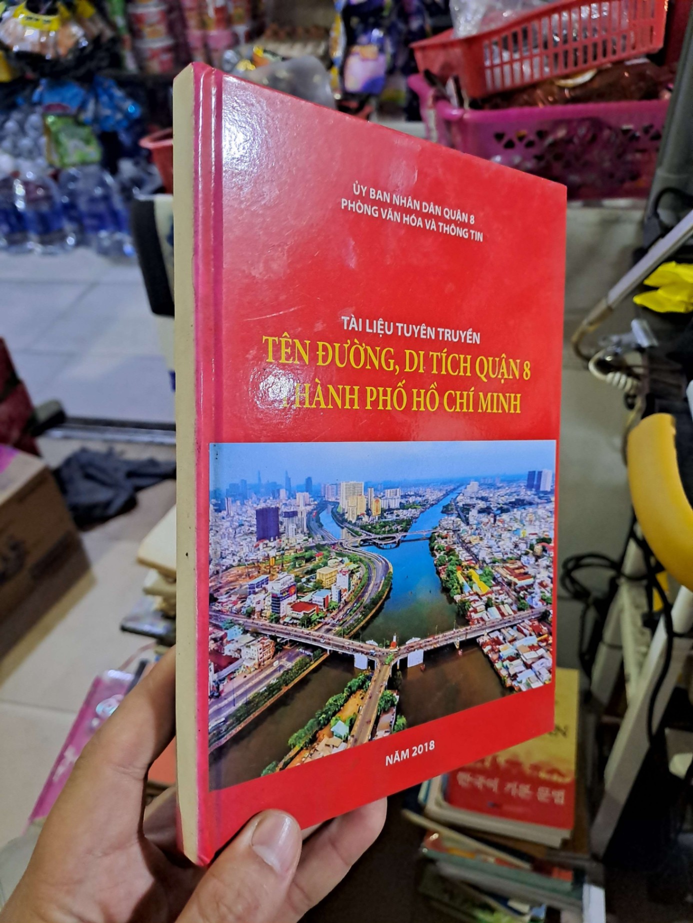Tên đường di tích quận 8 thành phố Hồ Chí Minh - mới 90% bìa cứng - LỊCH SỬ - CHÍNH TRỊ - TRIẾT HỌC - HCM0111