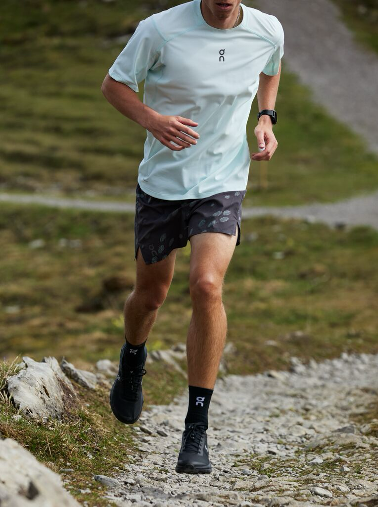 Ao-Chay-Bo-Nam-On-Running-Trail-T-Solar-Flurry_image-1.png?v=1782960528