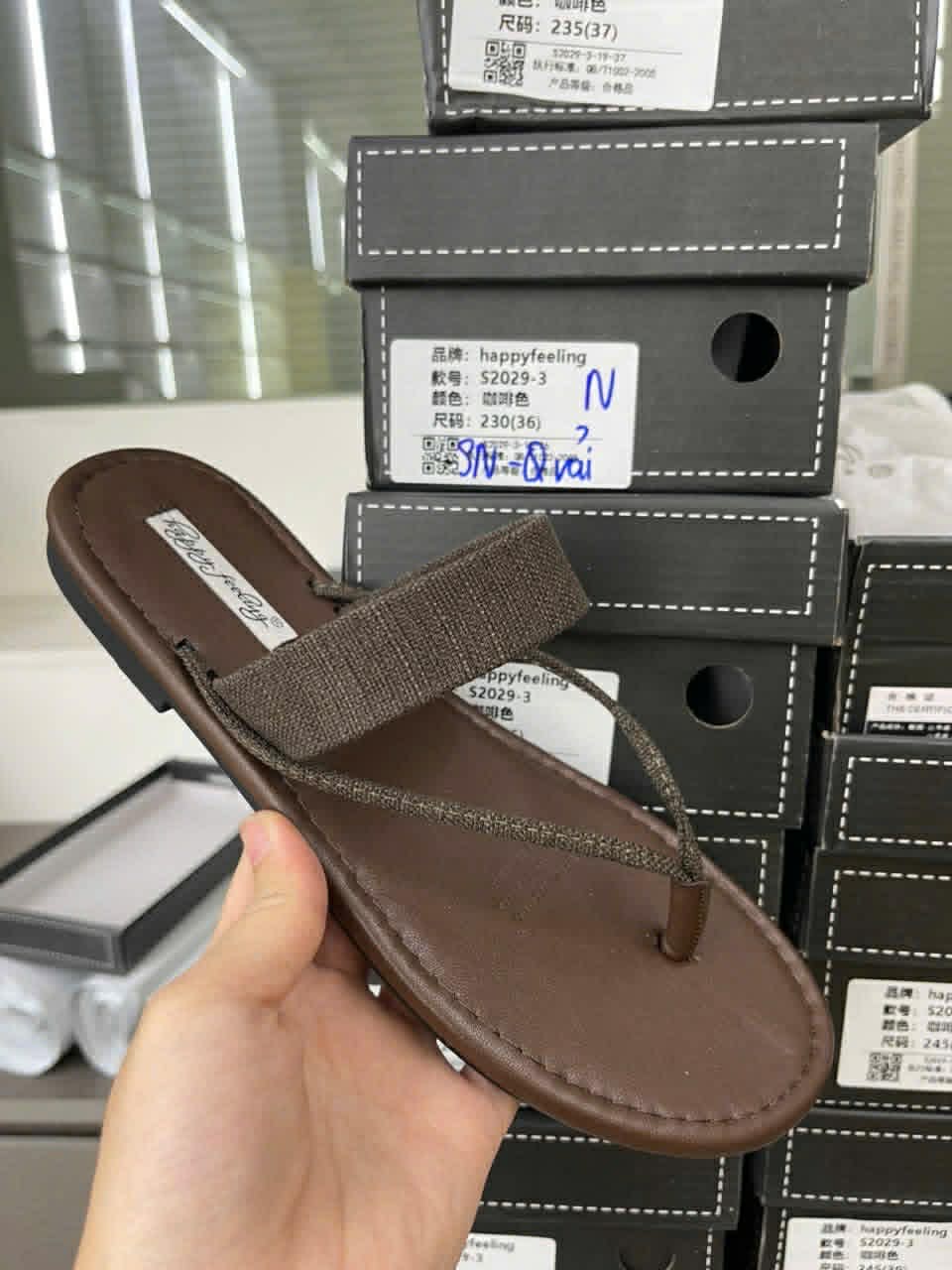 GL_A6_0629 dép xỏ ngón