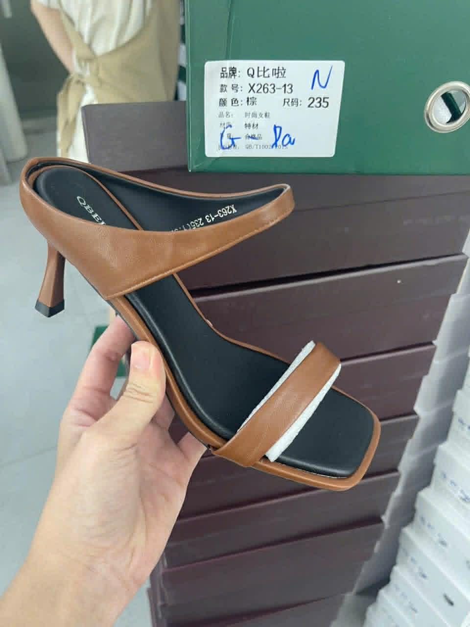 GL_A6_0672 guốc dây