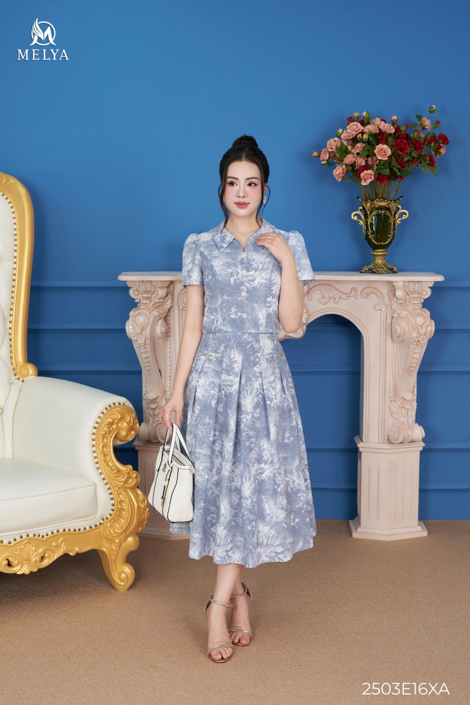 Set bộ - Áo croptop + chân váy xòe họa tiết hoa - Xanh pastel
