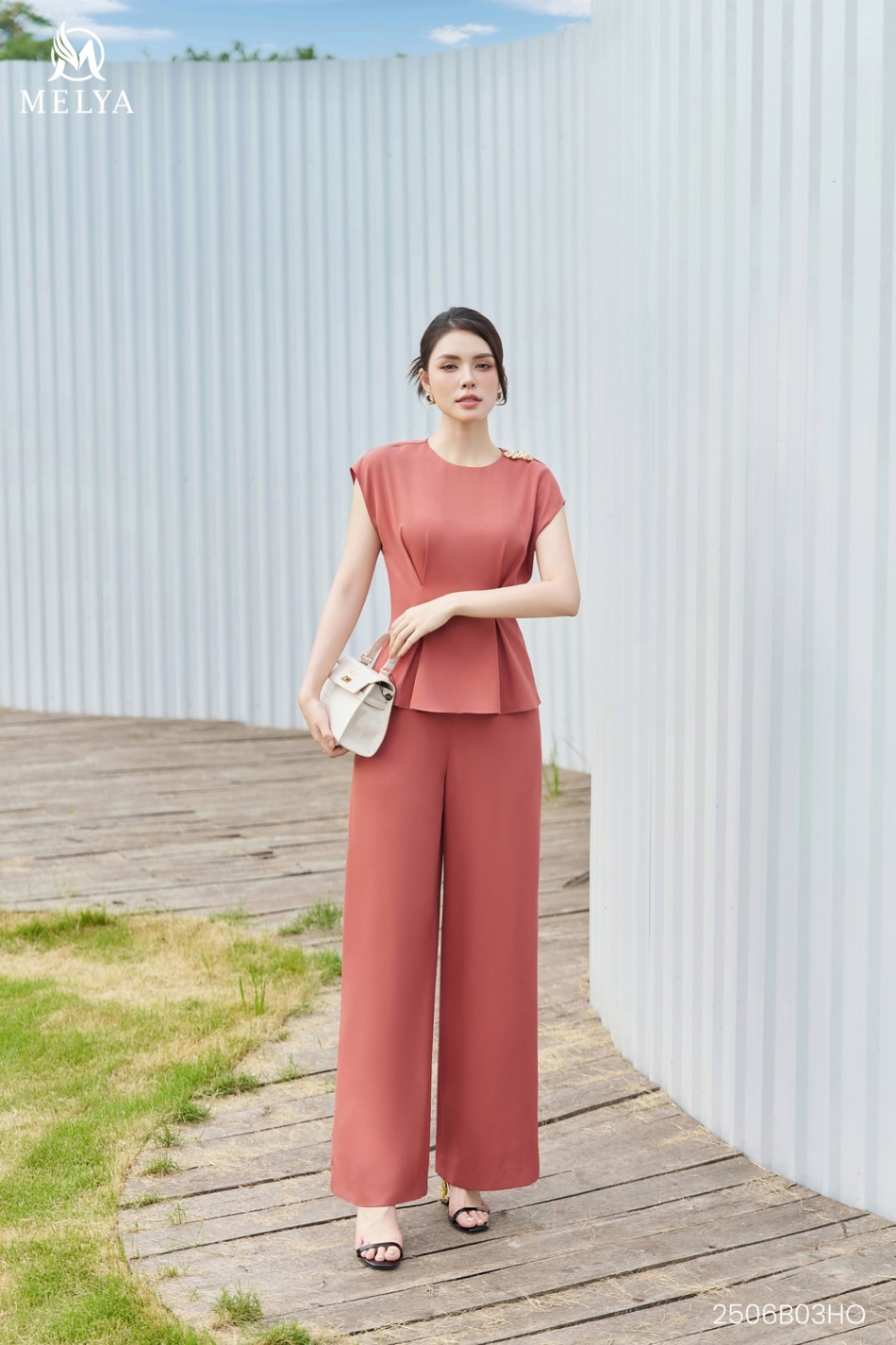 Set bộ - Áo kiểu + quần suông - Serenity - Graceful - Hồng đỗ nude