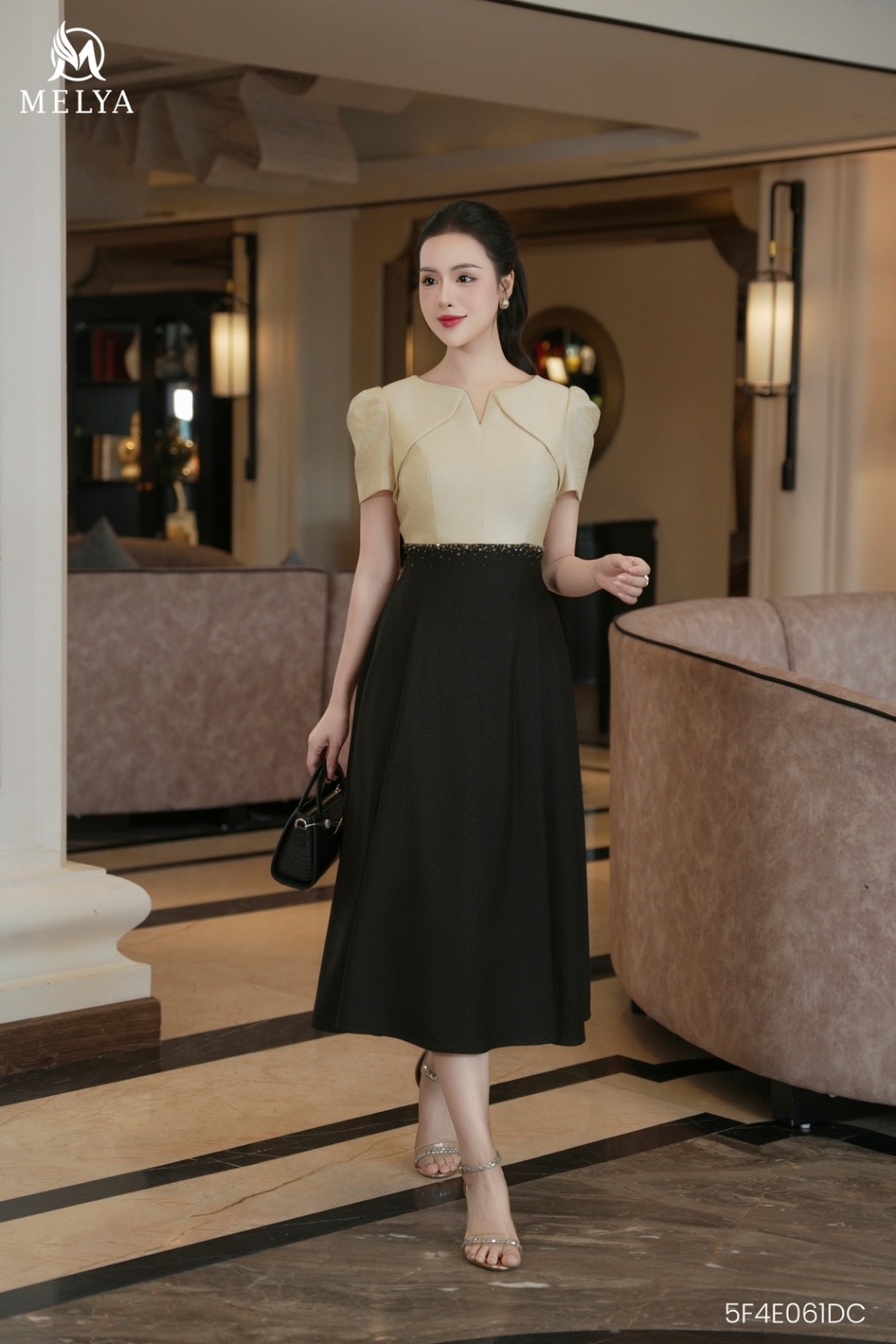 Đầm xoè - Aura Dress cổ cách điệu - Đen phối be