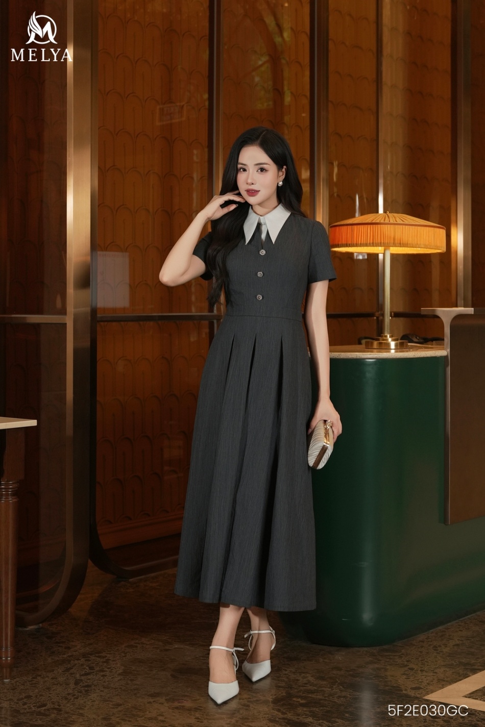 Đầm - Grey Clara cổ tháo rời xếp ly - Xám ghi phối trắng