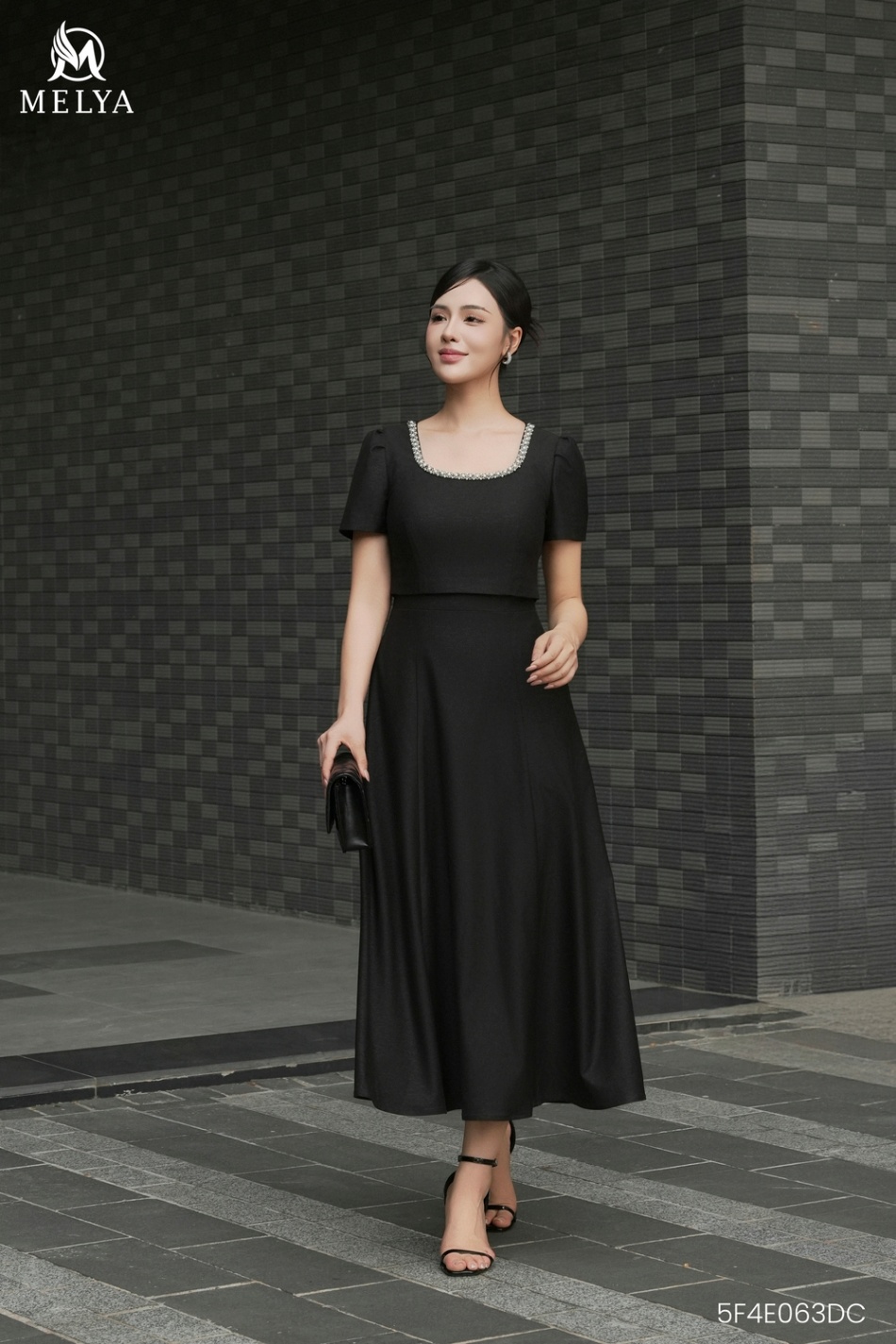 Đầm xoè - Darlene dress cổ đính đá - Đen