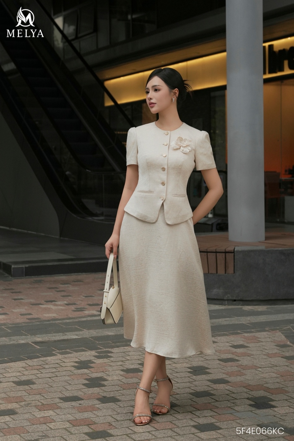 Set bộ - Calie Set - Áo kiểu + Chân váy gấm - Kem