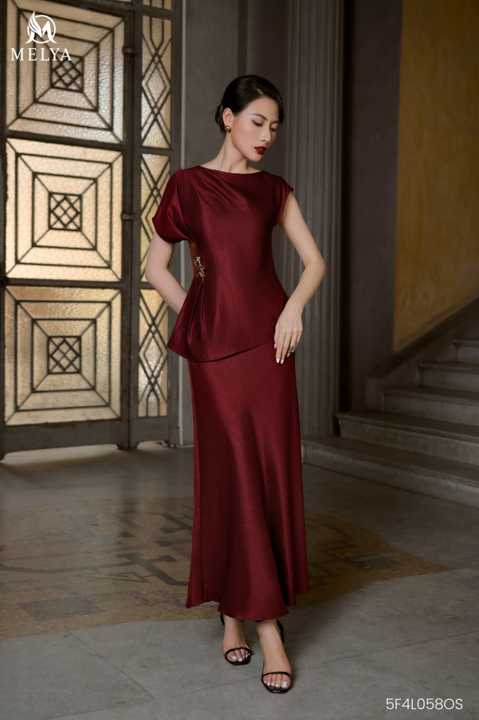 Set bộ - Red Brisa - Áo kiểu vạt lệch & Chân váy dài - Đỏ gạch