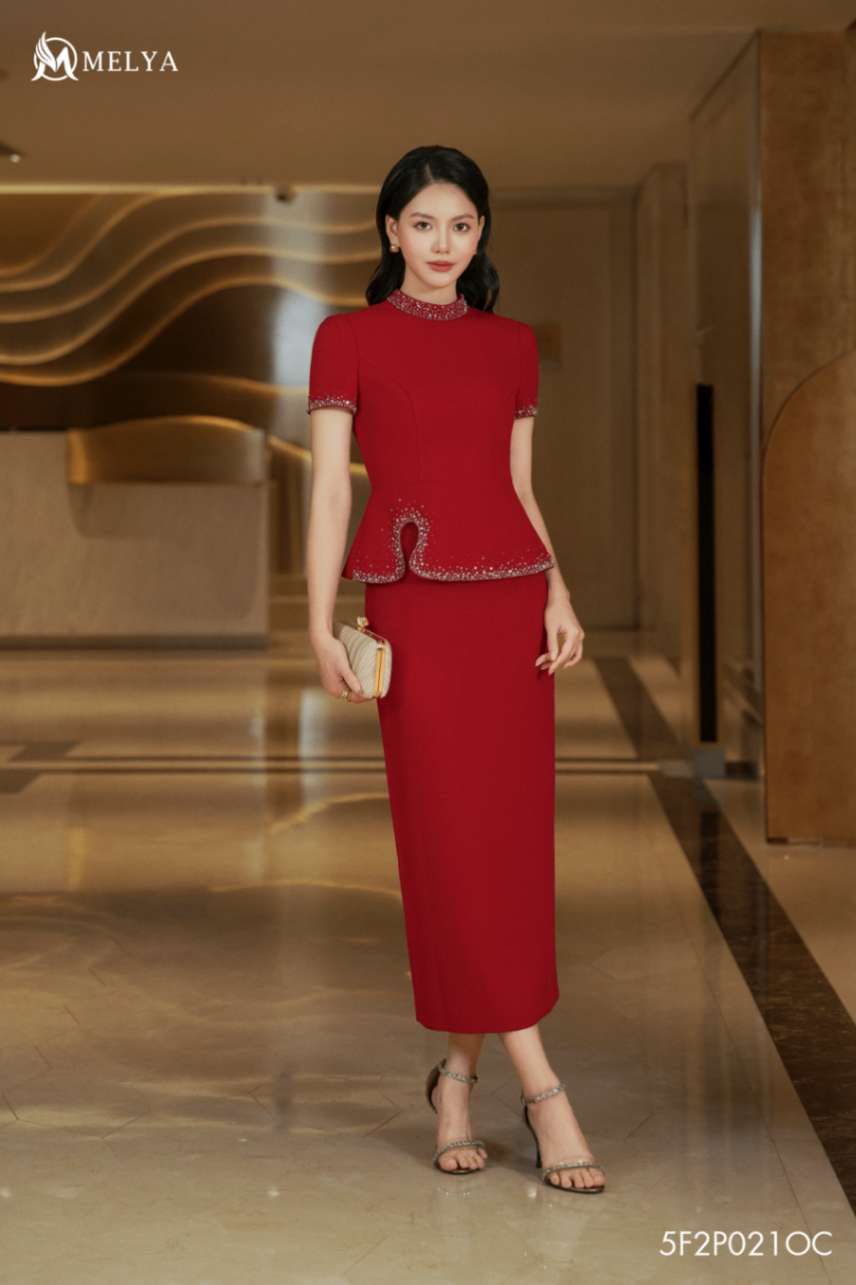 Set bộ - Scarlett Set - Áo peplum lượn cong & chân váy - Đỏ đô