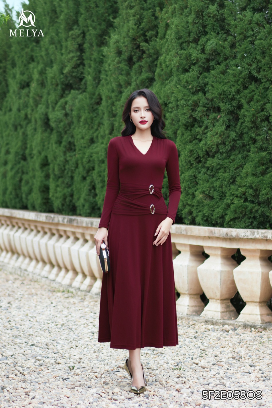 Đầm xòe - Veloura dress jersey lụa nhấn tag kim loại - Đỏ đô