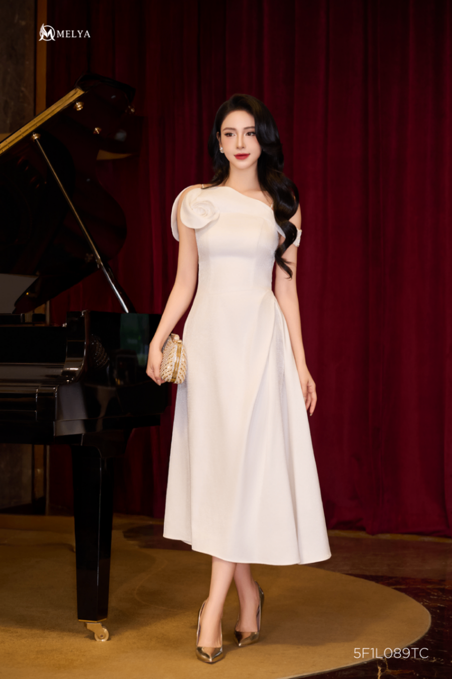 Đầm xòe - Angle dress hoa 3D tay lệch - Trắng