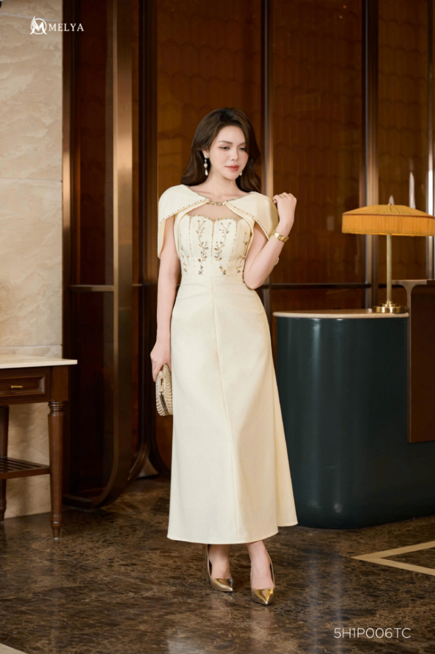 Đầm đuôi cá - Valley dress choàng vai đính kết - Trắng kem