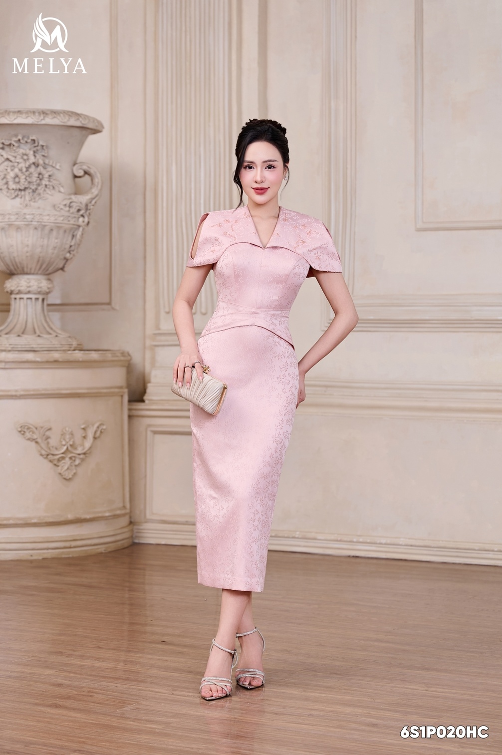 Đầm ôm - Thụy hoa - Hồng đào