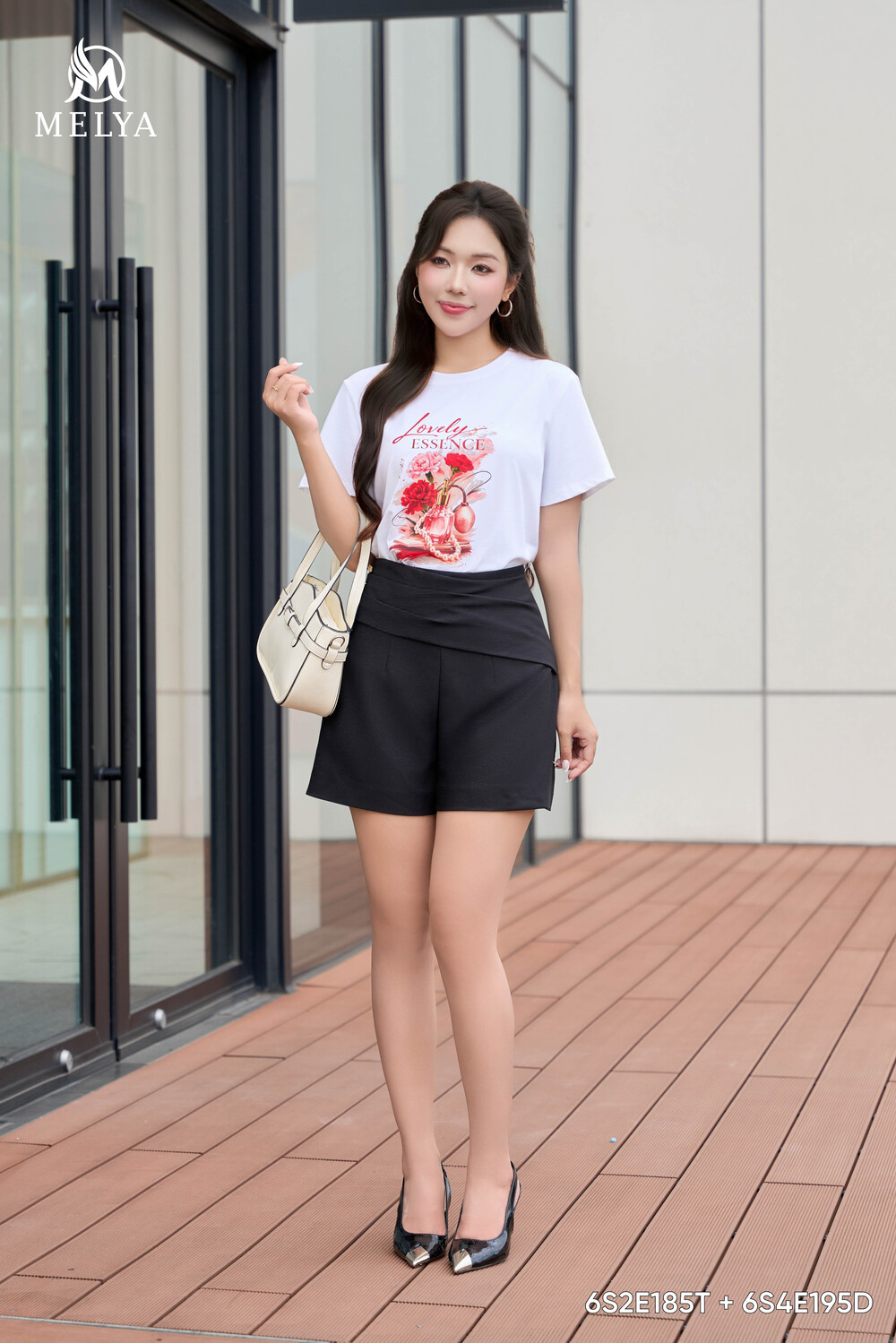 Áo phông - Lovely essence - Trắng