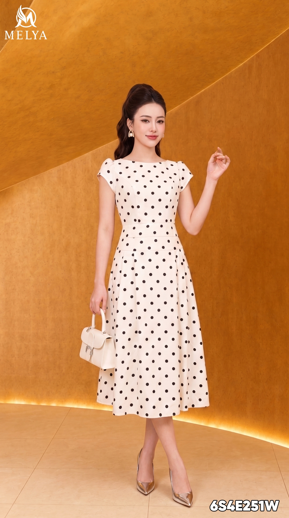 Đầm xoè - Chấm bi - Kem phối đen