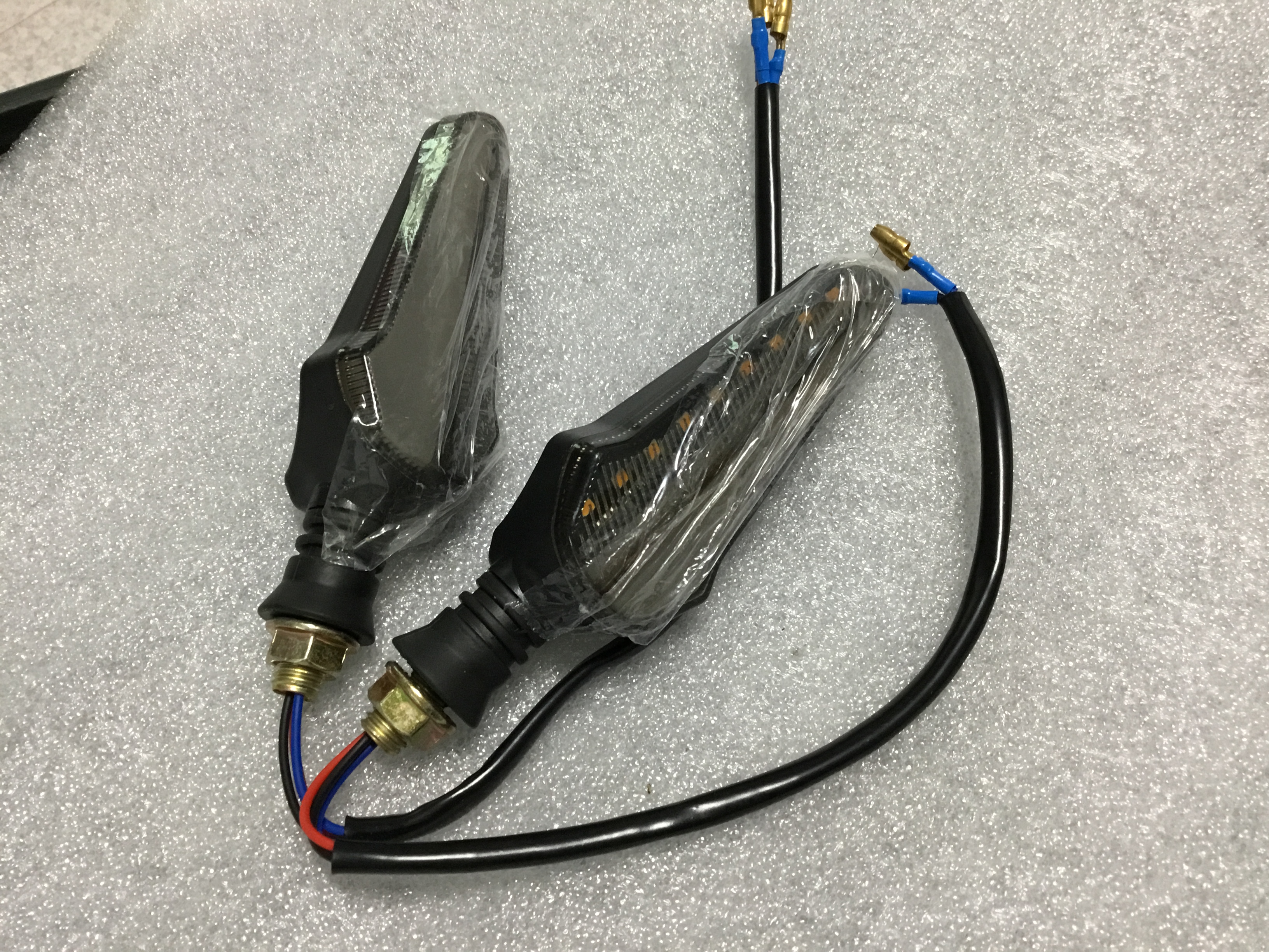 (1 cặp) xinhan L21 7 màu 48V