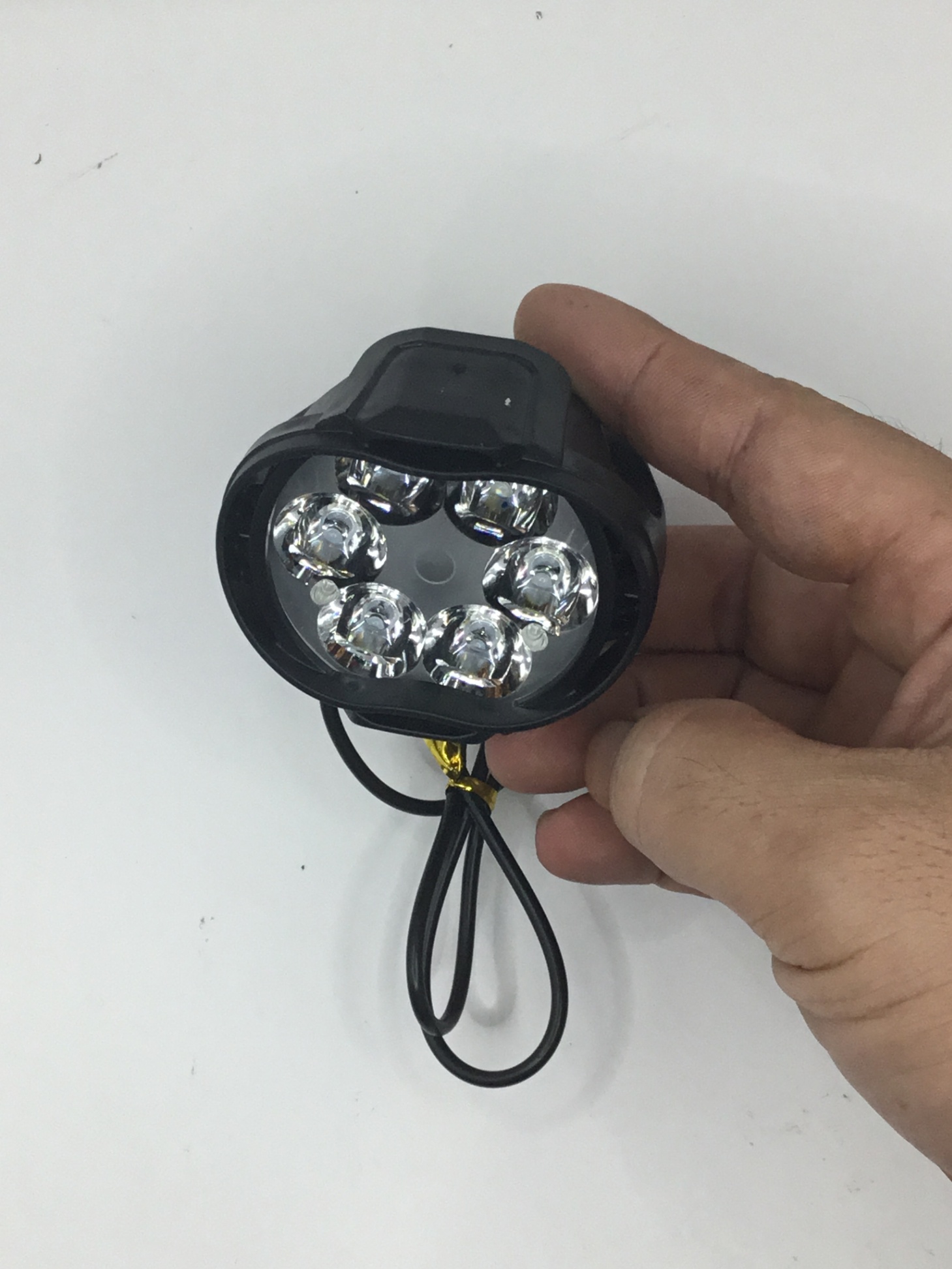 Đèn LED trợ sáng 6 bóng BMU DC 9-85V