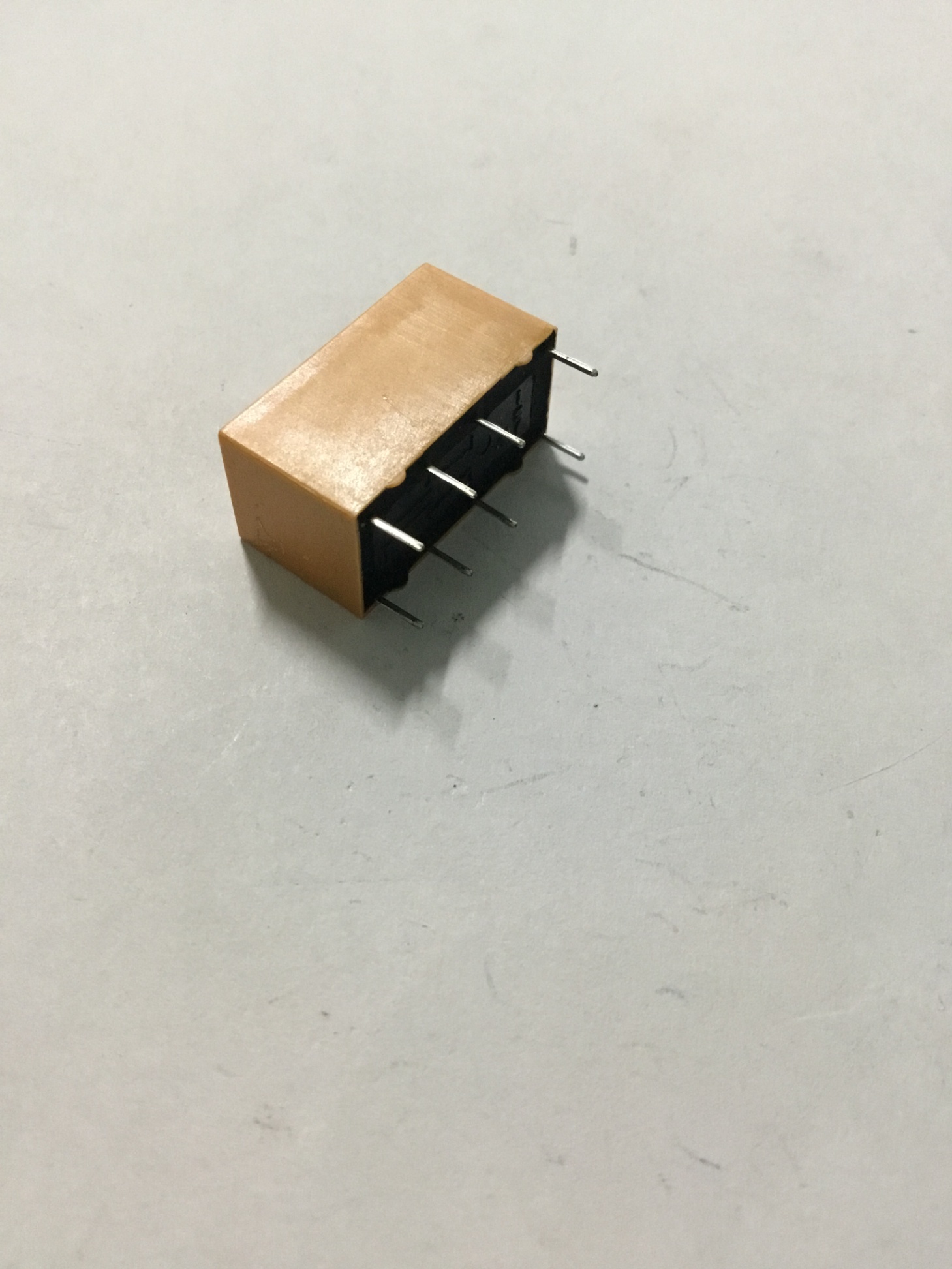 Relay HRS2H-S-DC24V-N - 8 Chân