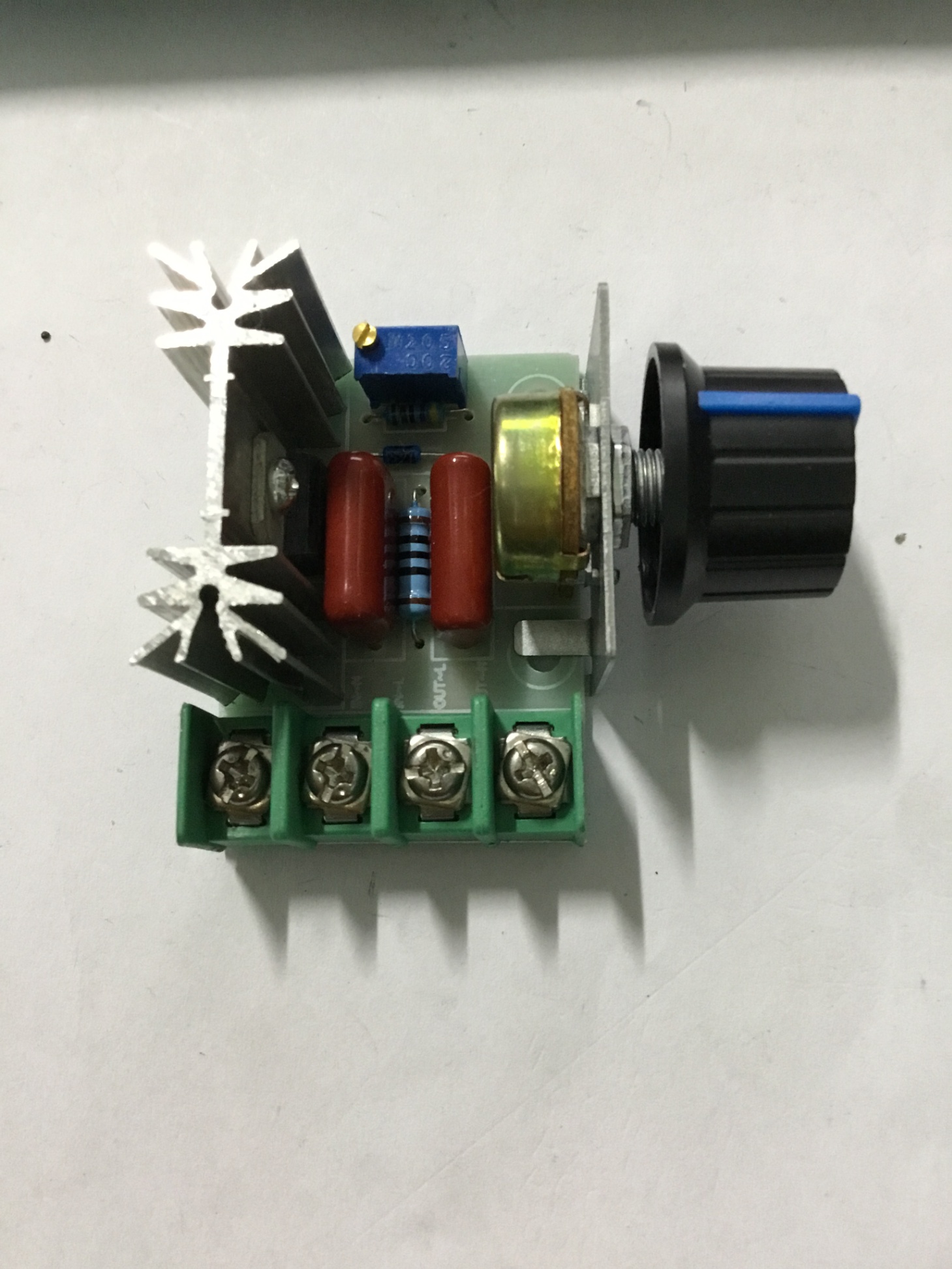 Bộ điều chỉnh điện áp AC 220V 2000W SCR