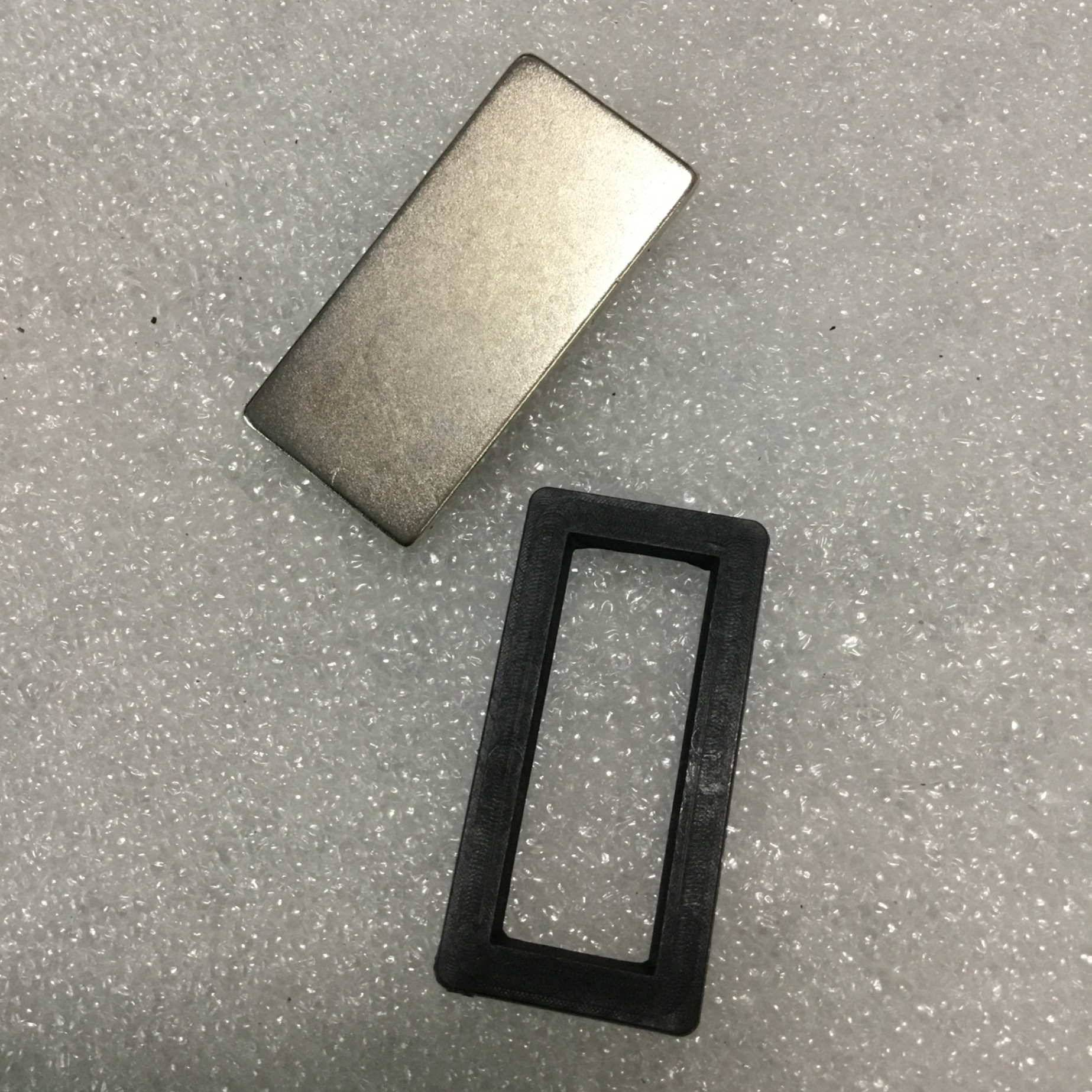 (1 cái) Nam châm 38x18x1.5mm