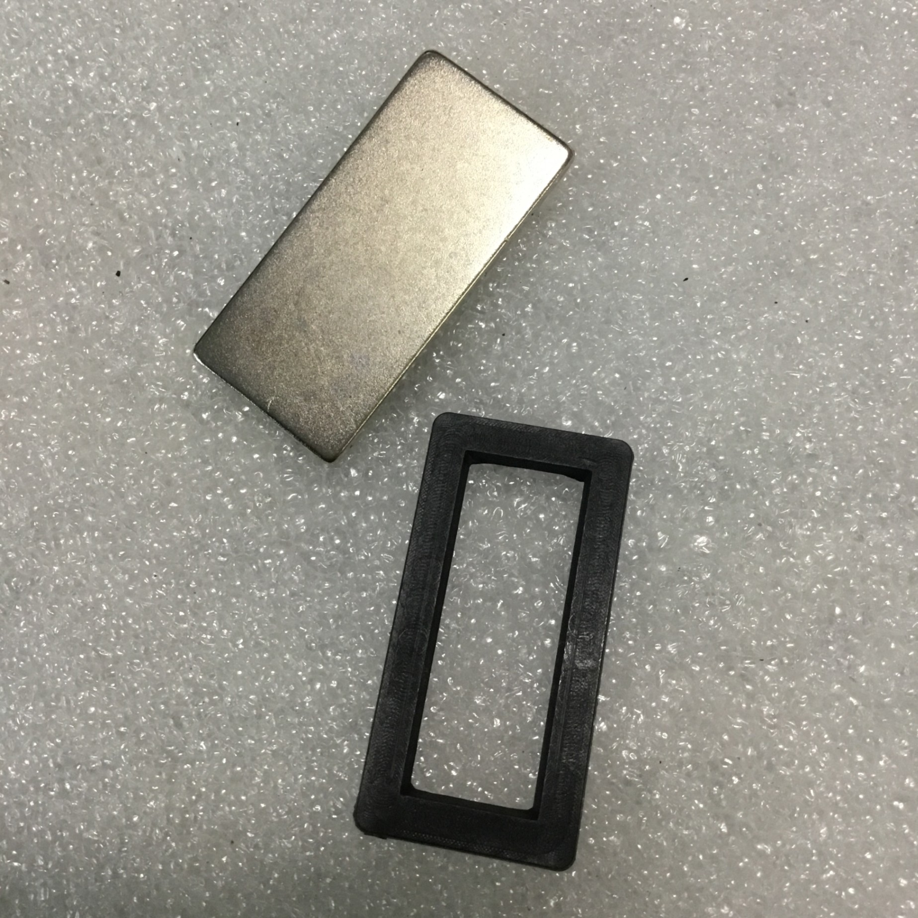 (1 cái) Nam châm 38x18x1.5mm