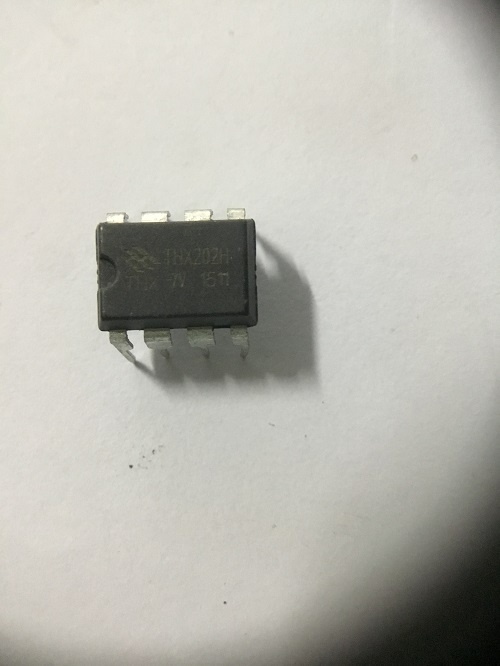 IC Nguồn THX202H DIP8 THX202H-7V DIP
