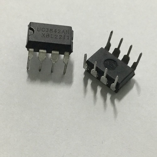 (2 con) UC3842 DIP8