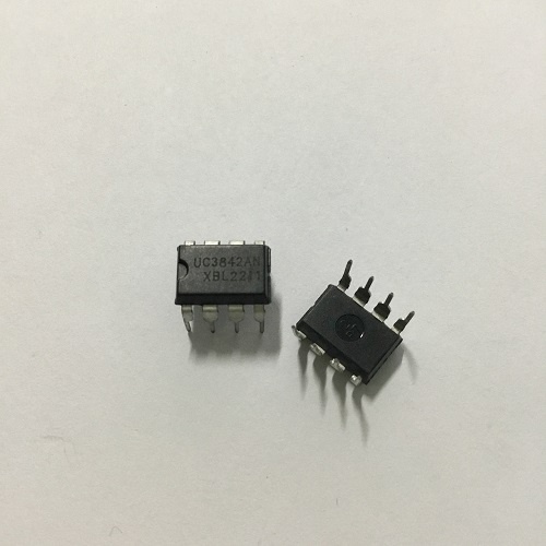 (2 con) UC3842 DIP8