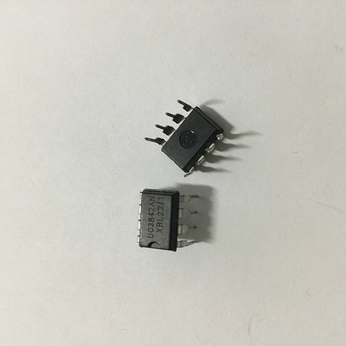 (2 con) UC3842 DIP8