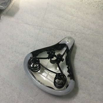 Yên trước xe cỏ