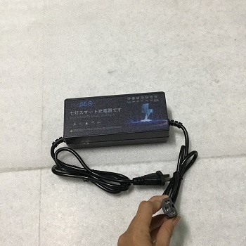 Sạc điện tử BLQ 48V 12Ah hàng cao cấp, 6 đèn báo % pin