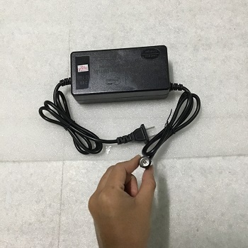 Sạc Humi 24V 12Ah (chân tròn)