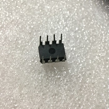 (2 con) IC nguồn SD6864 DIP8