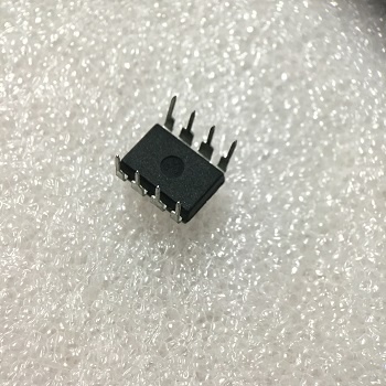 (2 con) IC nguồn SD6835 DIP8