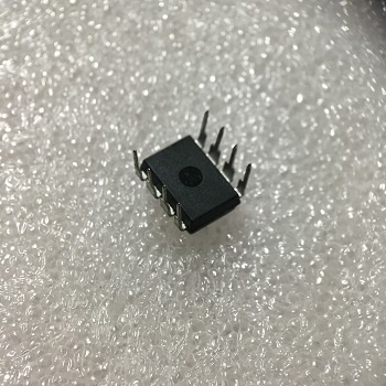 (2 con) IC nguồn SD6864 DIP8