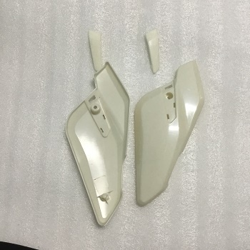 Ốp hông 2 bên dưới yên sau xe điện Michi A6, xe 2 yên xe cỏ (nhựa nguyên sinh, không màu)