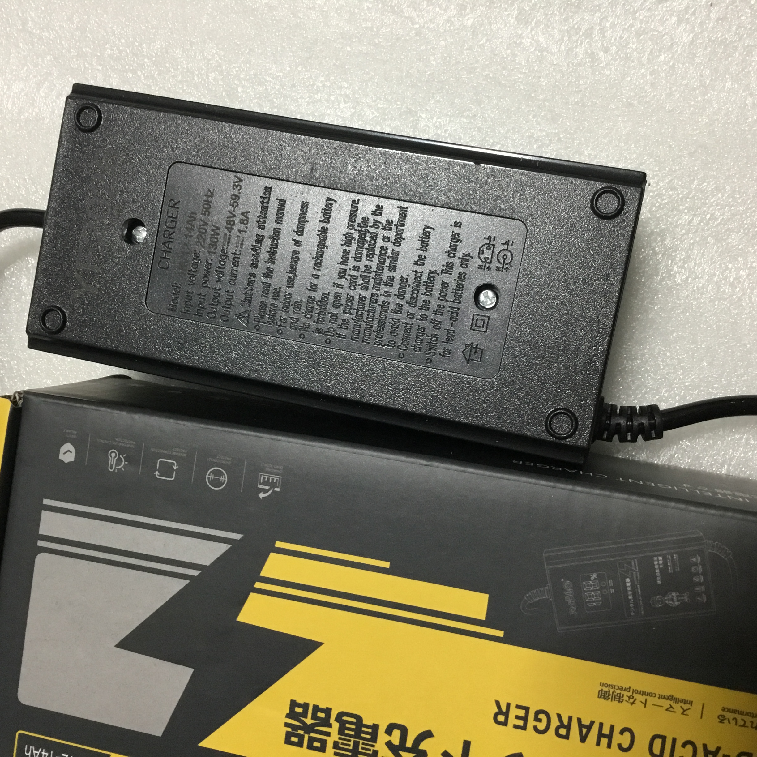 Sạc điện tử BLQ 48V 12Ah hàng cao cấp, 6 đèn báo % pin