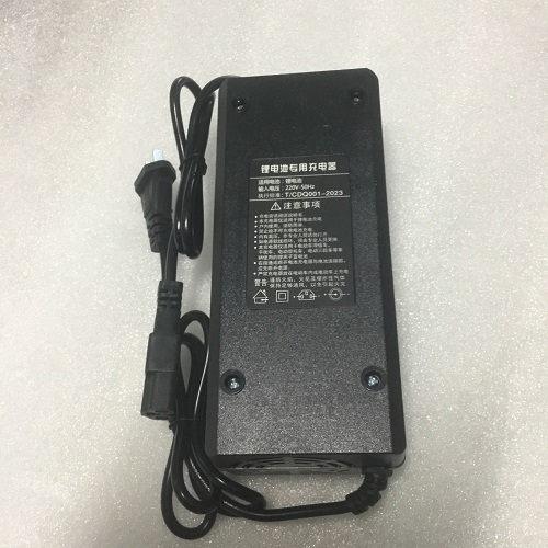 Sạc pin 72V 30Ah hàng chất lượng (83.95V 5A)