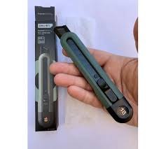 Dao rọc giấy Deli Home XANH 18mm, lưỡi SK2