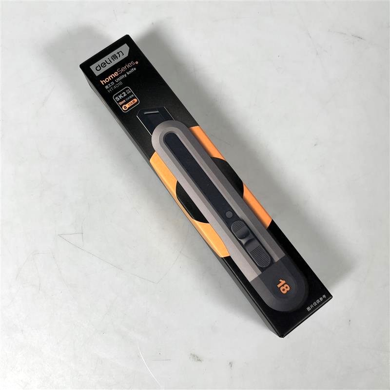 Dao rọc giấy Deli Home 18mm, lưỡi SK2 - Đen