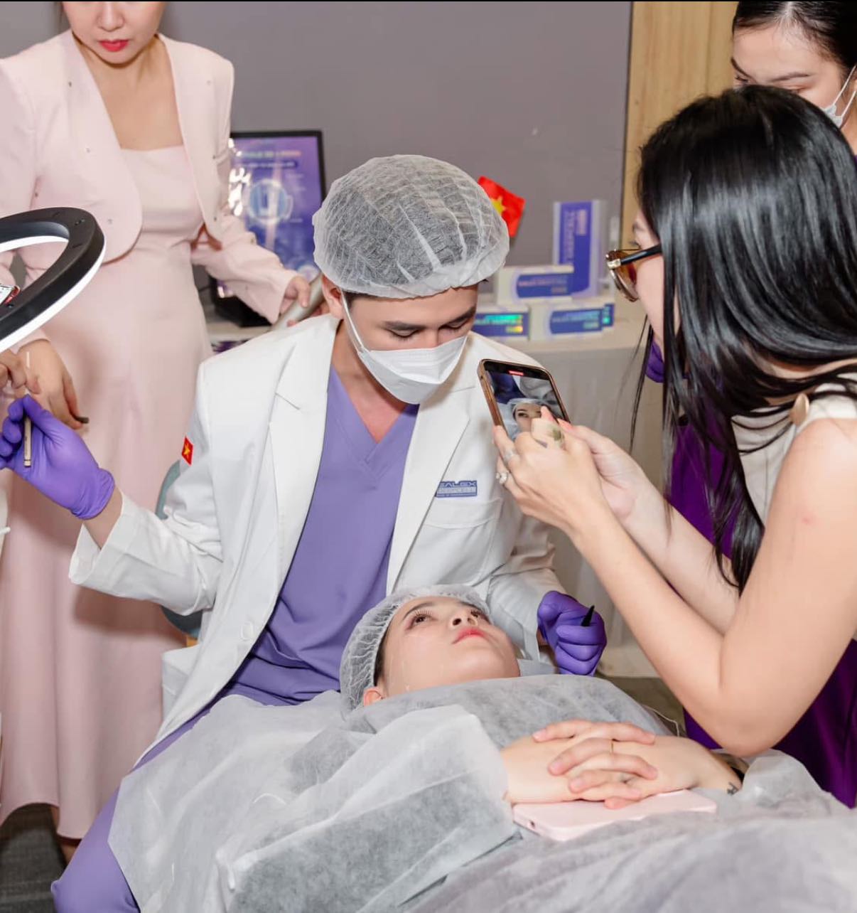 Chỉnh Sửa Full Face Có Bị Đơ, Giả Không?