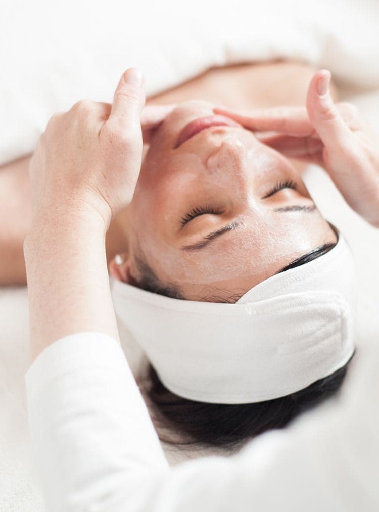 So-Sanh-Peel-Da-Tai-Nha-Va-Peel-Da-Tai-Spa-Khac-Biet-O-Dau-_So Sánh Peel Da Tại Nhà Và Peel Da Tại Spa (1).jpg