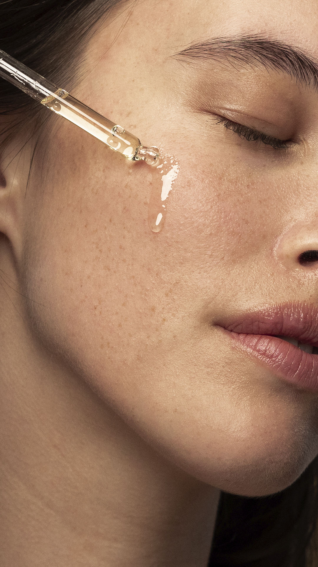 Vì Sao Dùng Retinol Bị Đẩy Mụn?