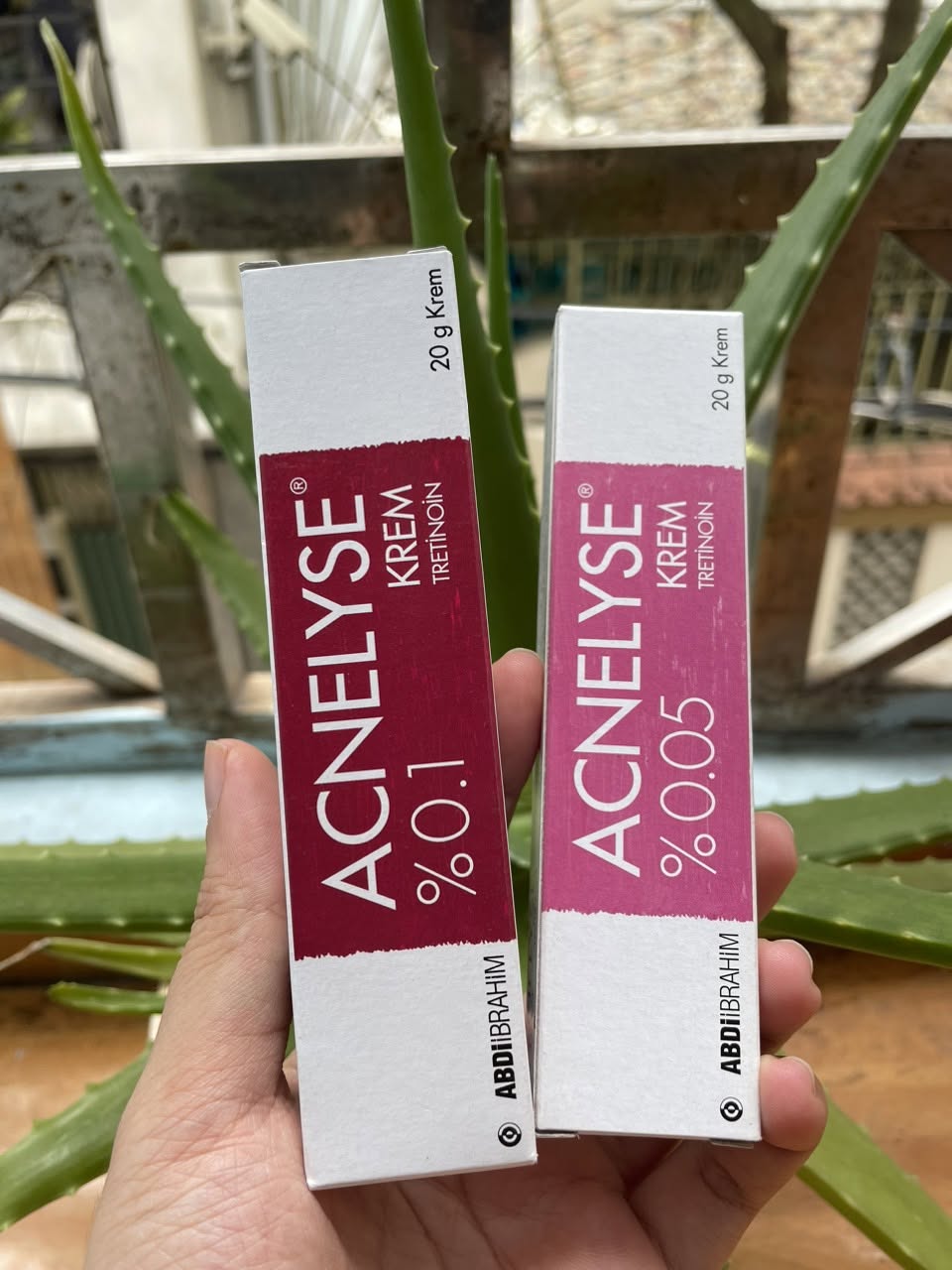Review-Tretinoin-Acnelyse-0-05-Sieu-Pham-Tri-Mun-Chong-Lao-Hoa-1.jpg