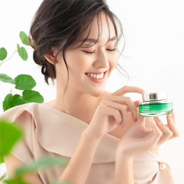 Kem dưỡng da chiết xuất rau má tái tạo phục hồi da, ngăn ngừa lão hóa BEAUSKIN Centella Cica Cream 50gr