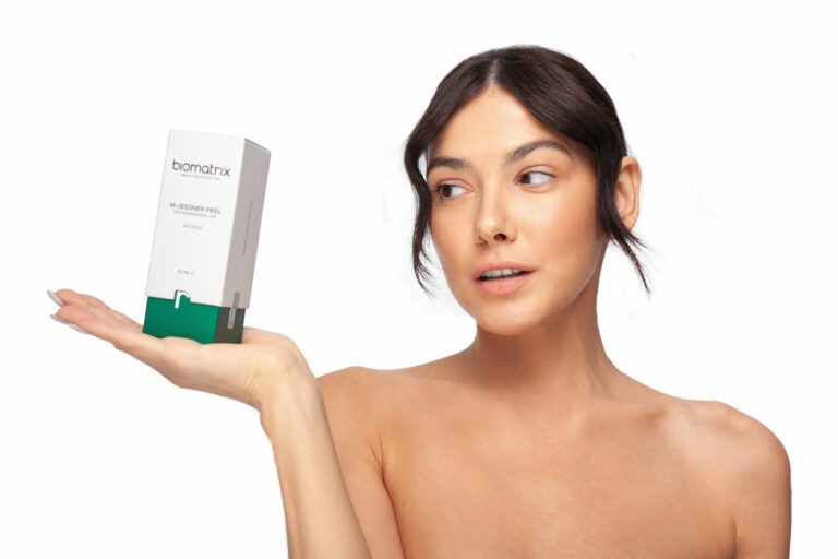 Peel da trị mụn ẩn thâm mụn Biomatrix M-Jessner 30 ml