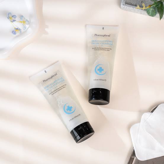 Sữa Rửa Mặt Cho Da Dầu Mụn Pharmaform Sebo Clarifying Facial Cleanser