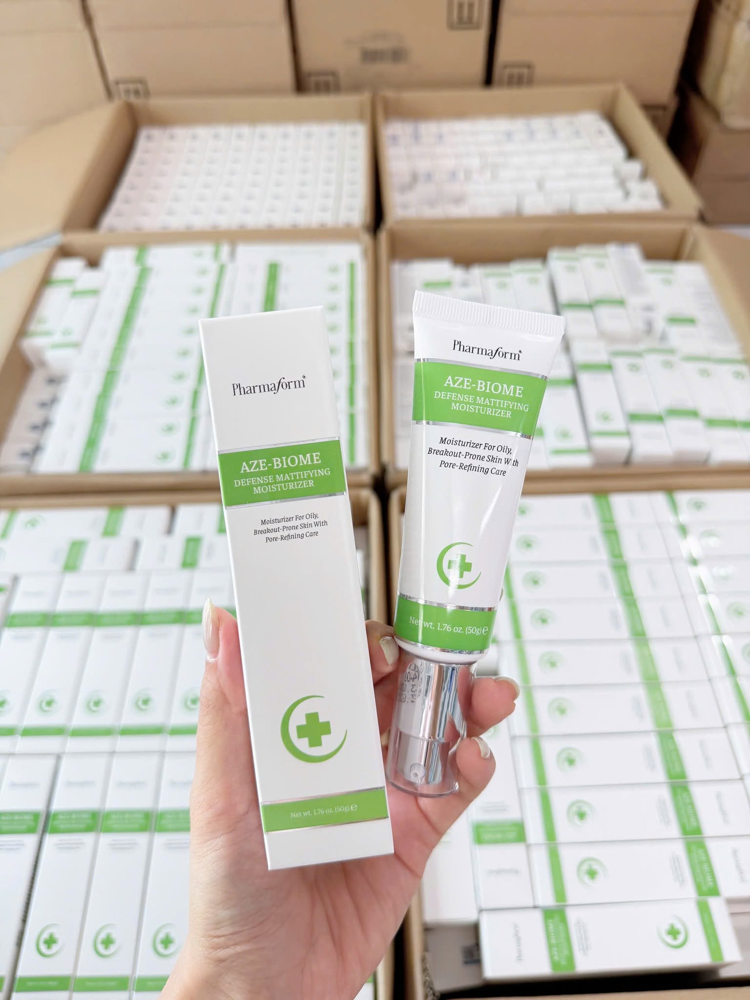 Kem Dưỡng Da Dầu Mụn Pharmaform Aze-Biome Defense Mattifying Moisturizer 50g 2.jpg